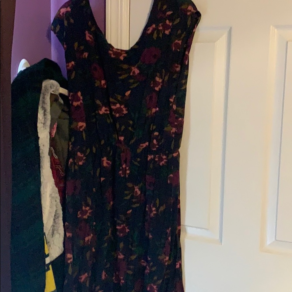 Floral Cut-Out Back Dress
